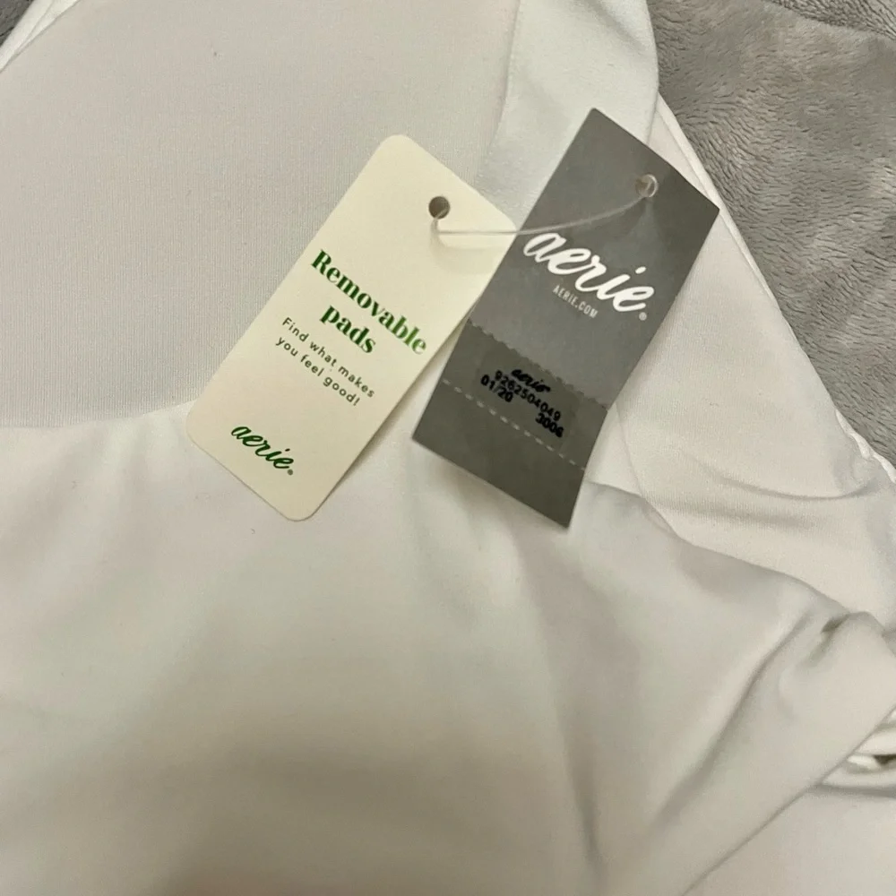 NEW WITH TAG Two Aerie Sports Bras - Picture 11 of 12